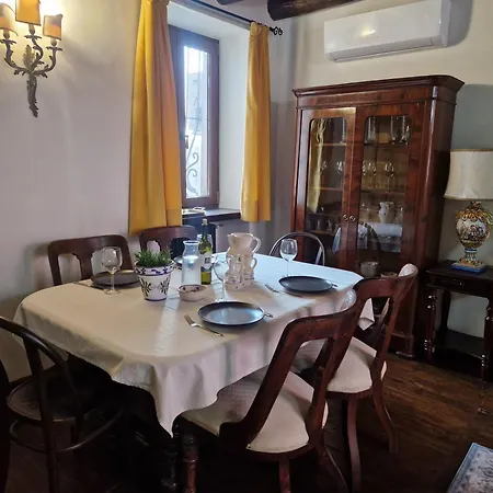 Casa Rossa Panoramic In Old Town شقة